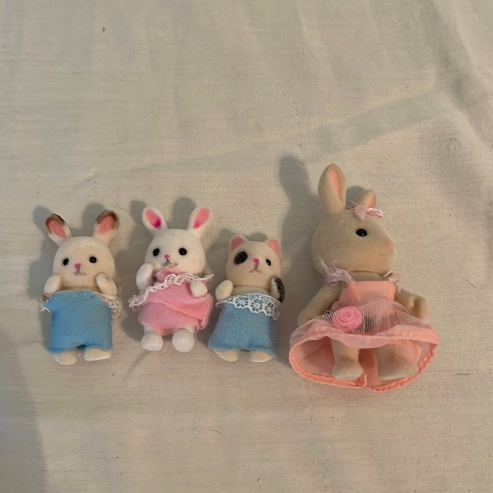Set of abandoned Calico Critter babies and one teen